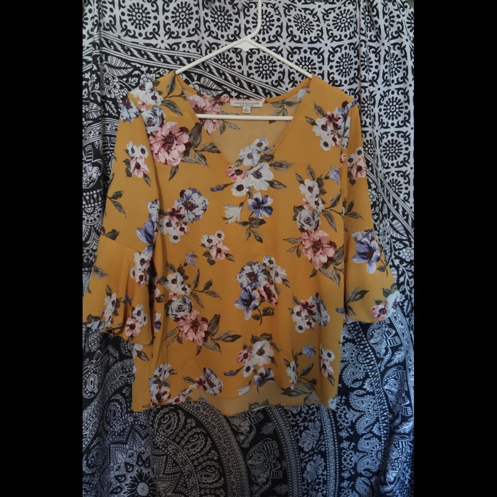 Floral Dressy top💛💛